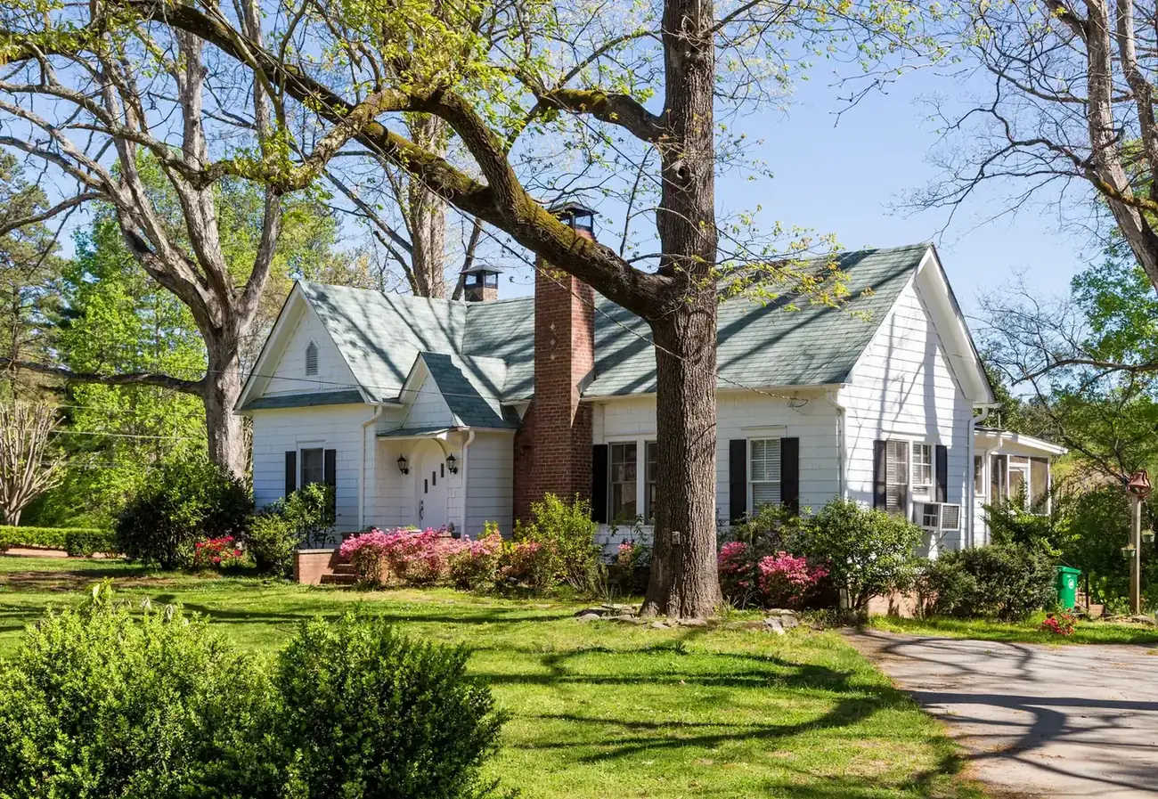 Homes with 10,000+ sq. ft. lots