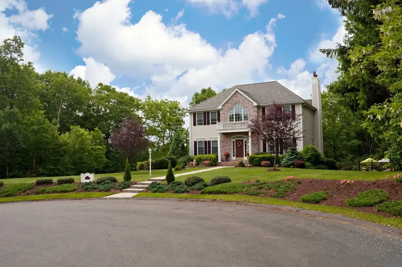 Homes with 20,000+ sq. ft. lots