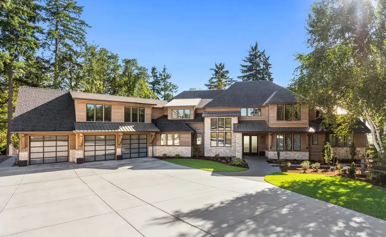 Homes with Triple Garages