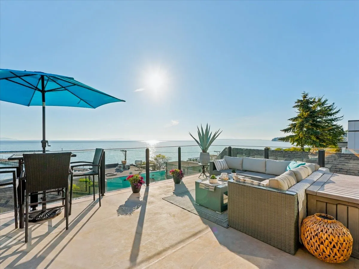 View deck overlooking Semiahmoo Bay, 15068 Victoria Avenue