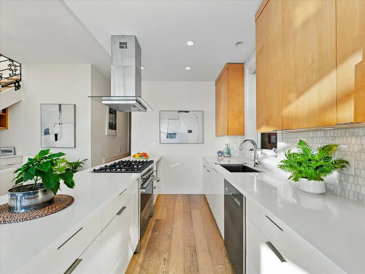 15068 Victoria Avenue, photo 17