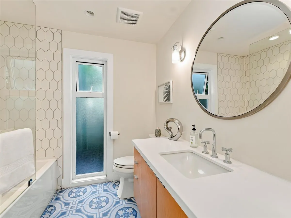 Renovated bathroom, 15068 Victoria Avenue